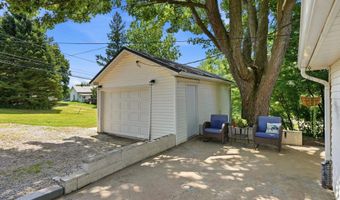 606 E Main St, Albion, IN 46701