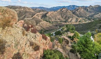 1561 Lookout Dr, Agoura Hills, CA 91301