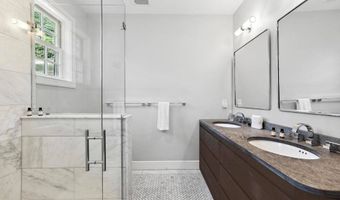 97 Oak Ln, Amagansett, NY 11937