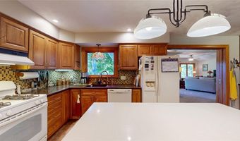3840 CHAPEL HILL Dr, Erie, PA 16506
