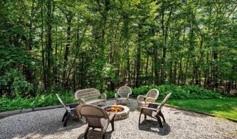 11 Mcafee Farm Rd, Bedford, NH 03110