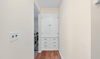 29 Lake St, Amityville, NY 11701
