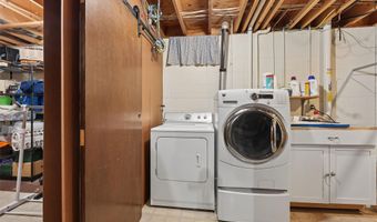 636 Garden Rd, Ames, IA 50010