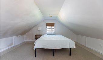 43 Flintstone Rd, Narragansett, RI 02882