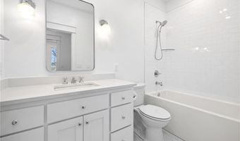 825 NW 14th St, Bentonville, AR 72712
