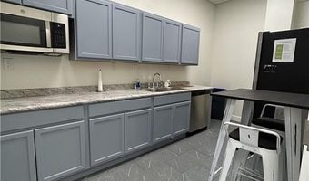 1110 SE 28th St, Bentonville, AR 72712