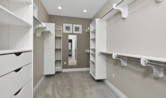 625 NW Locust St, Abingdon, VA 24210