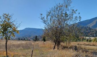 552 Eagle Mill Rd, Ashland, OR 97520