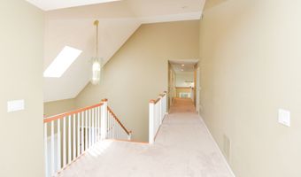 5 Jeff Ln, Canton, CT 06019