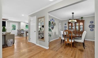 706 Clayworth Dr, Ballwin, MO 63011
