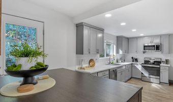 5985 CEDAR St, Astoria, OR 97103