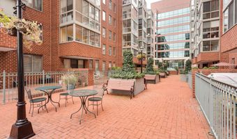 1045 N UTAH St 2-608, Arlington, VA 22201