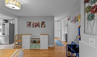 82 Vera St, Warwick, RI 02886
