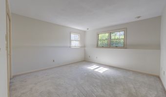 84 Founders Vlg 84, Clinton, CT 06413
