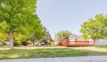 222 8th St, Carlin, NV 89822