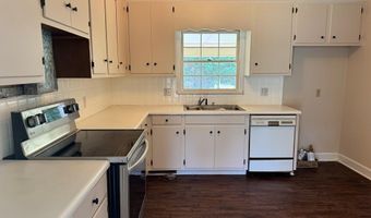 2714 Pine Manor Ln, Albany, GA 31721