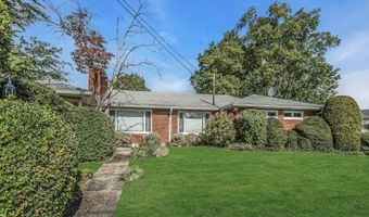 260 Oakridge Ln, Albertson, NY 11507