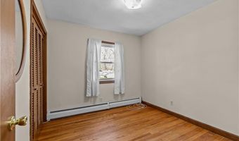 25 Lakeview Ave, Lincoln, RI 02865