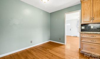 20 Ridge Cross Rd, Asheville, NC 28805