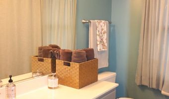 1900 Waverly Ln, Algonquin, IL 60102