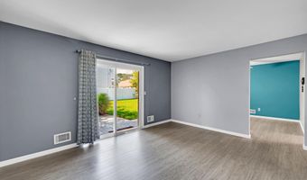 21 Birch St, Beachwood, NJ 08722
