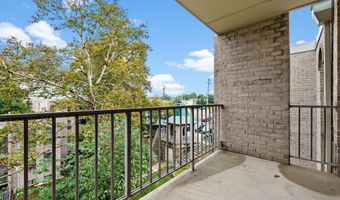 3 CANTERBURY Sq 402, Alexandria, VA 22304