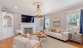 34 Burnett St, Johnston, RI 02919