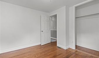 83 Bateman Ave, Cranston, RI 02920