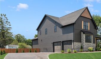 5 Braeburn Cir, Cranston, RI 02921