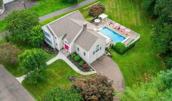 20 Laura Dr, Danbury, CT 06811