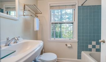 18 Plum Tree Rd, Amherst, MA 01002