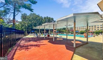 6631 WAKEFIELD Dr 319, Alexandria, VA 22307