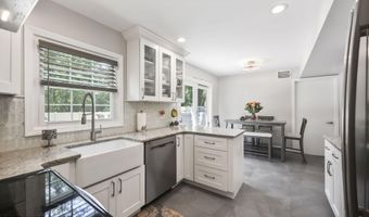 47 Overlea Ln, Aberdeen, NJ 07747