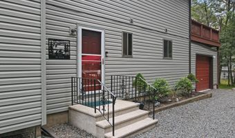 11 Carmen Gln, Albrightsville, PA 18210
