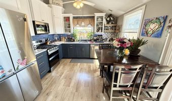 210 Fernwood Dr, Bayville, NJ 08721
