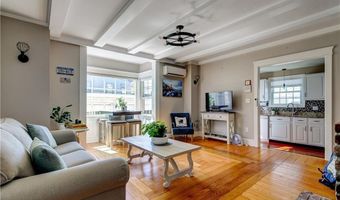 35 Pelham St A, Newport, RI 02840