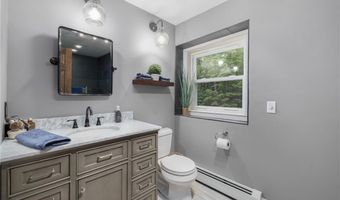 12 Robin Vale Dr, Glocester, RI 02857
