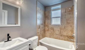 1015 E Logan St, Caldwell, ID 83605