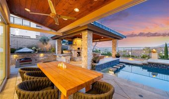 1040 S Summer Breeze Ln, Anaheim, CA 92808