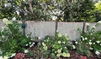 2 E Blvd 2, Middletown, RI 02842
