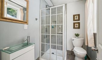 4 Park Heights Ave, Andover, NJ 07801