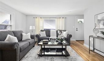 17 Loring St, Cranston, RI 02920