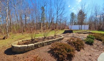 40 Kathryn Ln, Bangor, ME 04401
