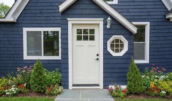 6 Juniper Ridge Dr, Danbury, CT 06811