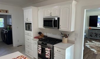 104 Lucky Ln, Andalusia, AL 36421