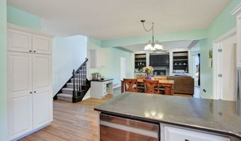 1235 Bentwood Ct, Altoona, IA 50009