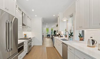 922 8TH St NE, Washington, DC 20002