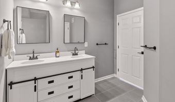 25335 CURIOSITY Sq, Aldie, VA 20105