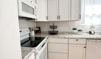 53 Thompson St, Amesbury, MA 01913
