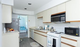 327 Corey Ln, Middletown, RI 02842